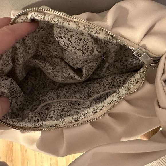 Purse - Picture 2 of 3